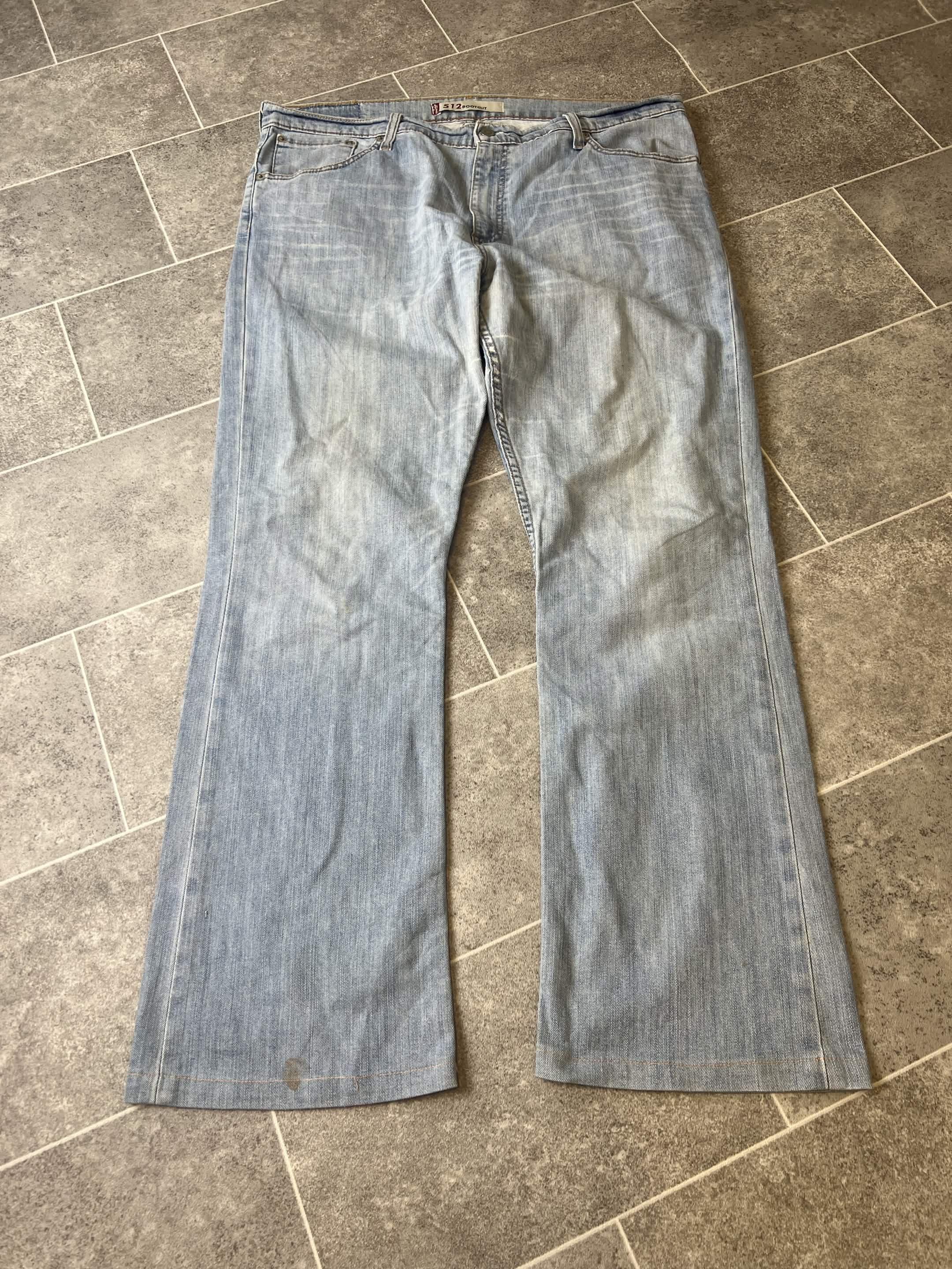 Levis 512 Bootcut Jeans