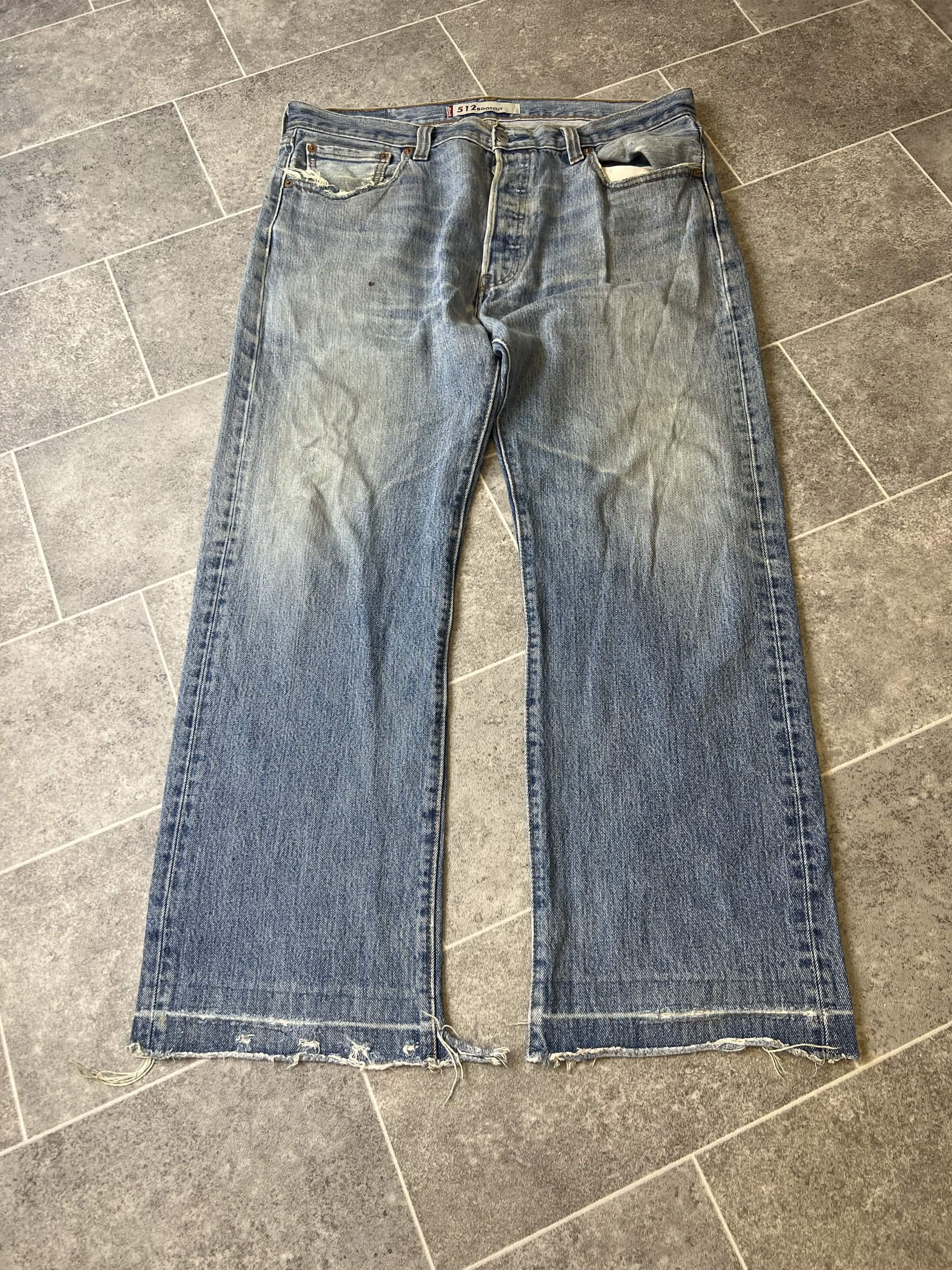 Levis 512 Bootcut Jeans
