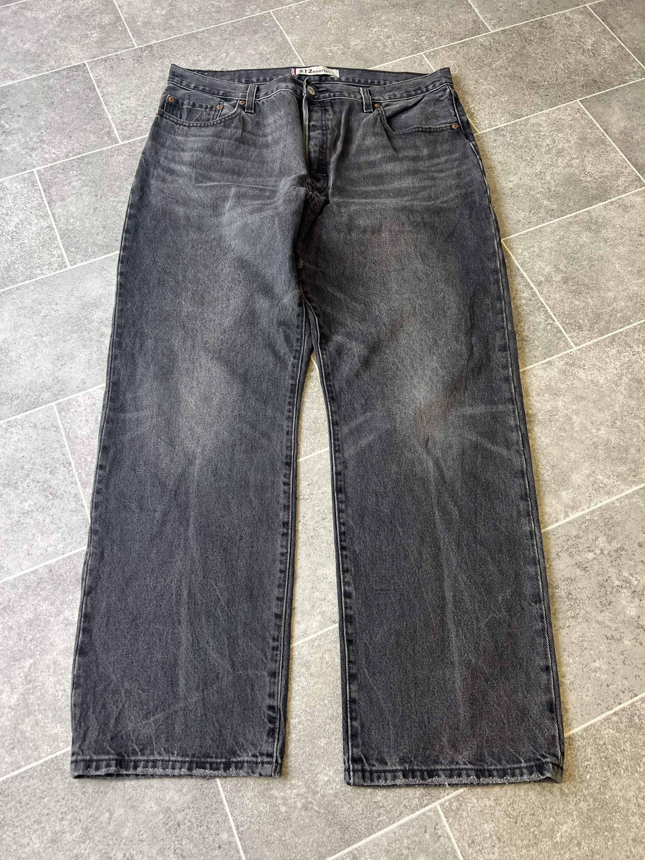 Levis 512 Bootcut Jeans